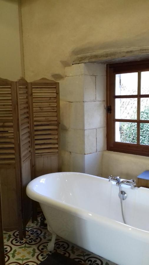 Bed and Breakfast Manoir De La Fontaine Du Chene Coutures  Экстерьер фото